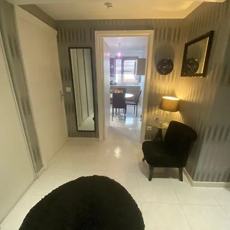 Familial 140 M2 13 *