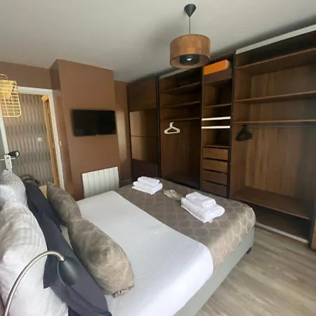 Familial 140 M2 13 *